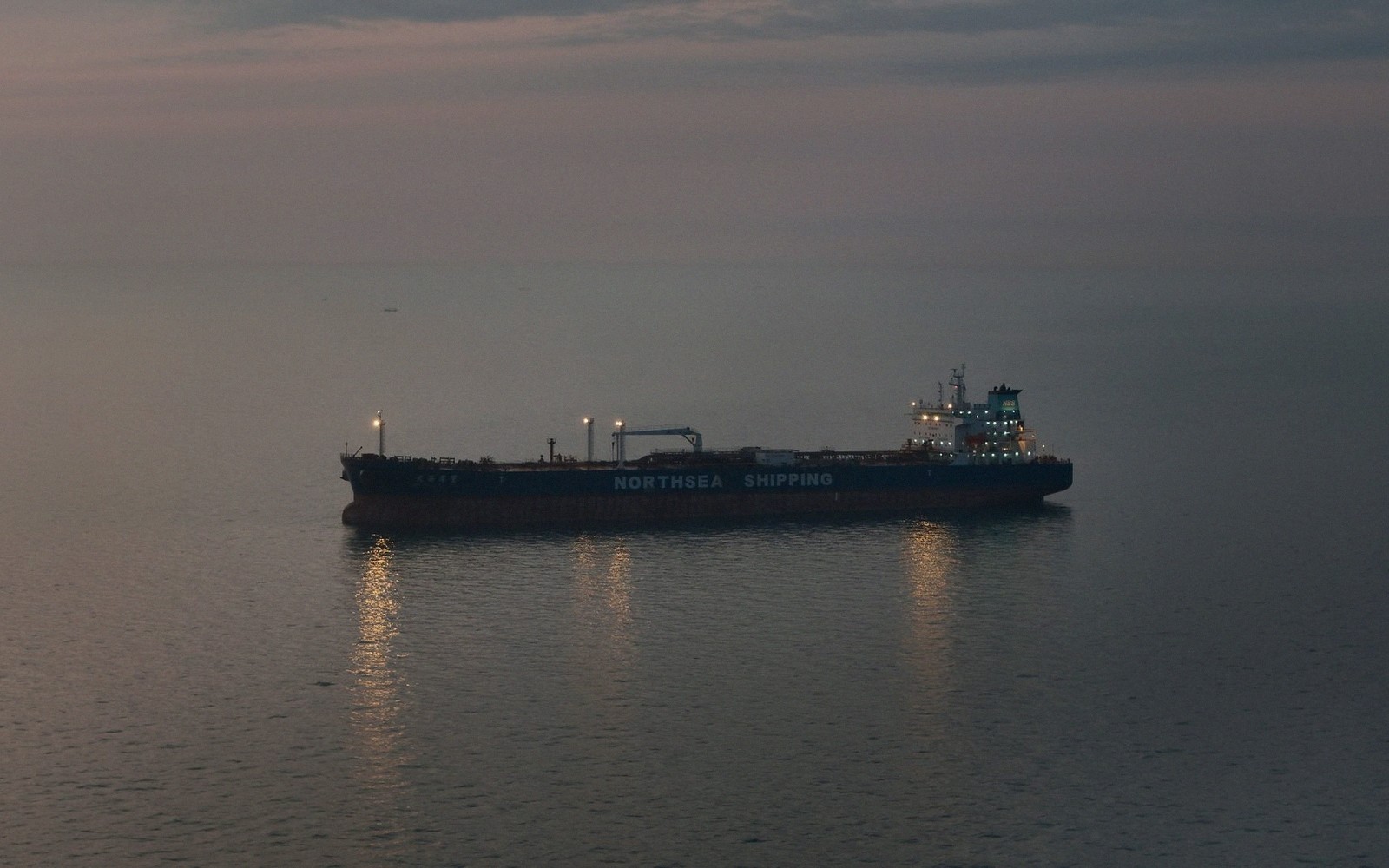 Tankers and marine oil infrastructure