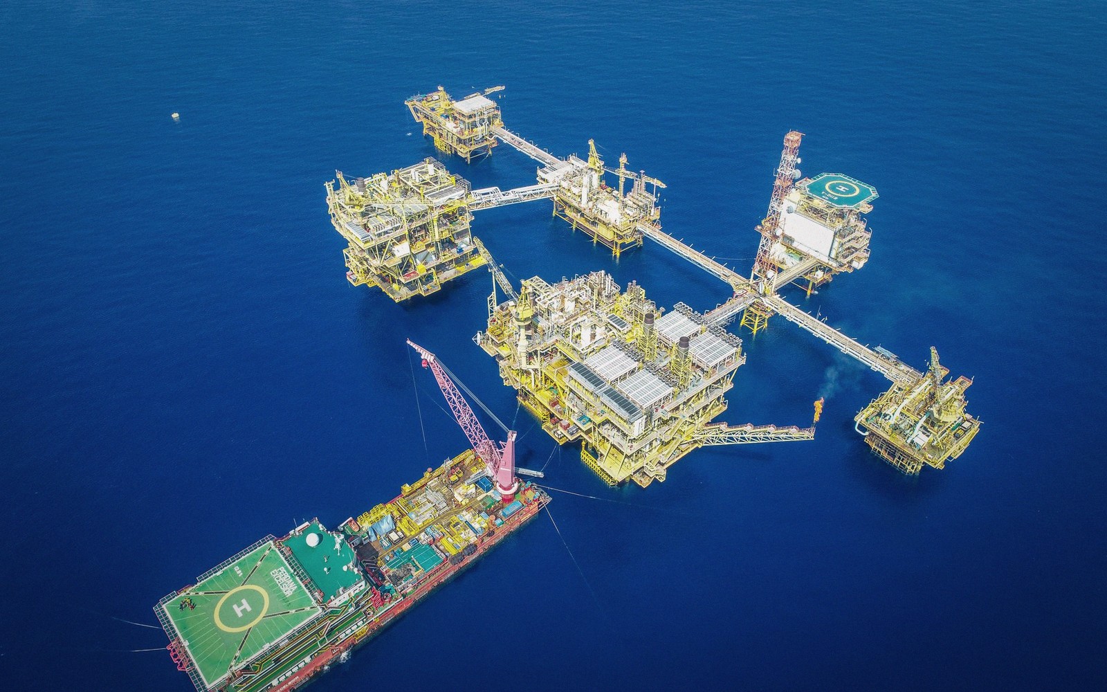 Shale field / drilling pad